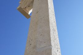 Croix devant l'église de Saint-Gand